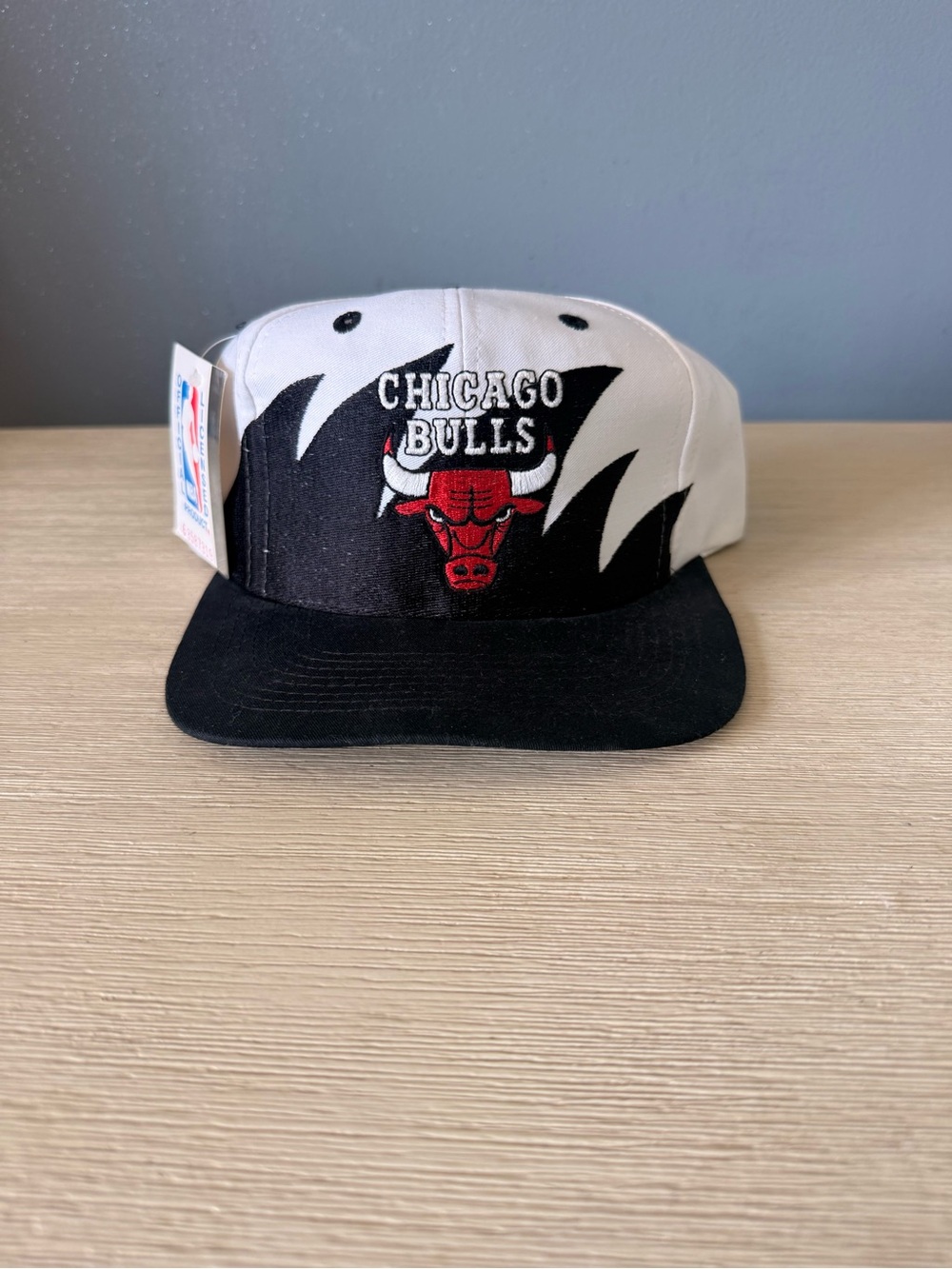 LOGO 7 Chicago Bulls Snapback Hat